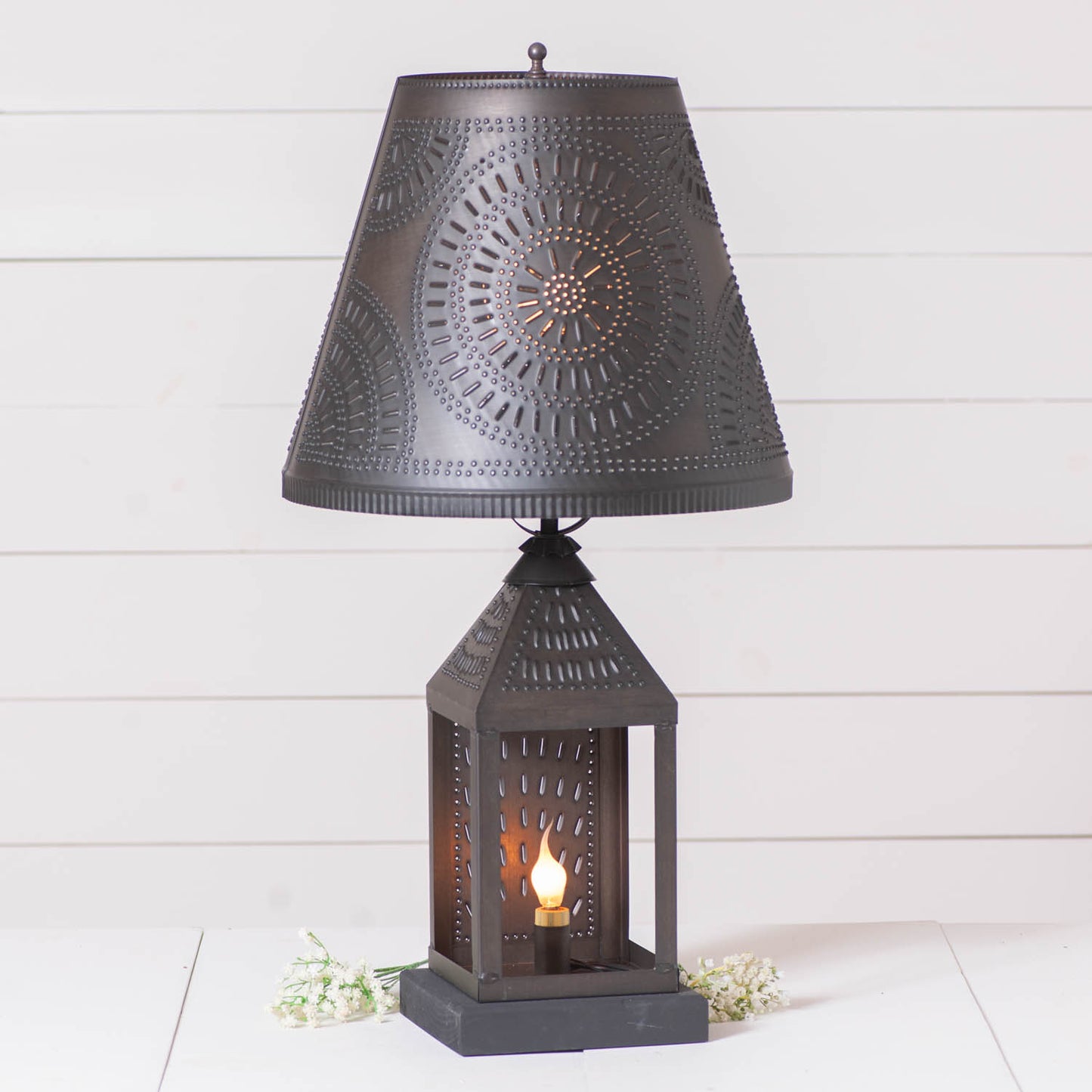 Valley Forge Lamp in Kettle Black with Shade