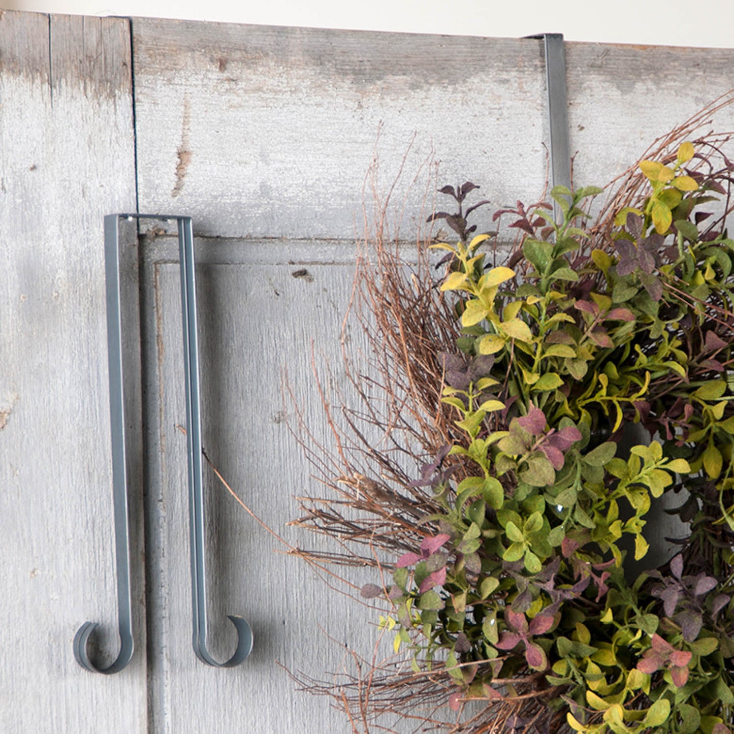Wreath Hook in Country Tin