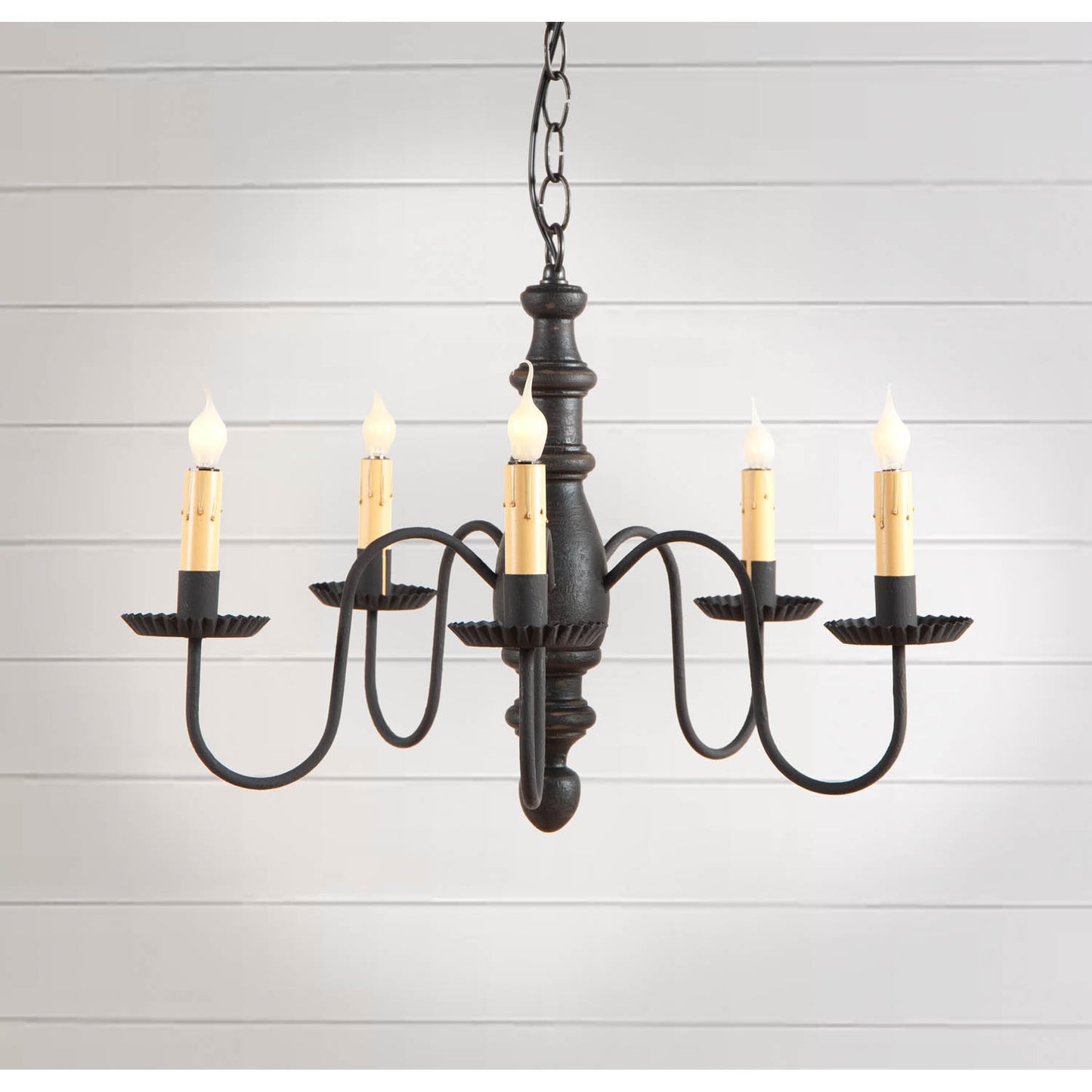 5-Arm Country Inn Wood Chandelier in Americana Black