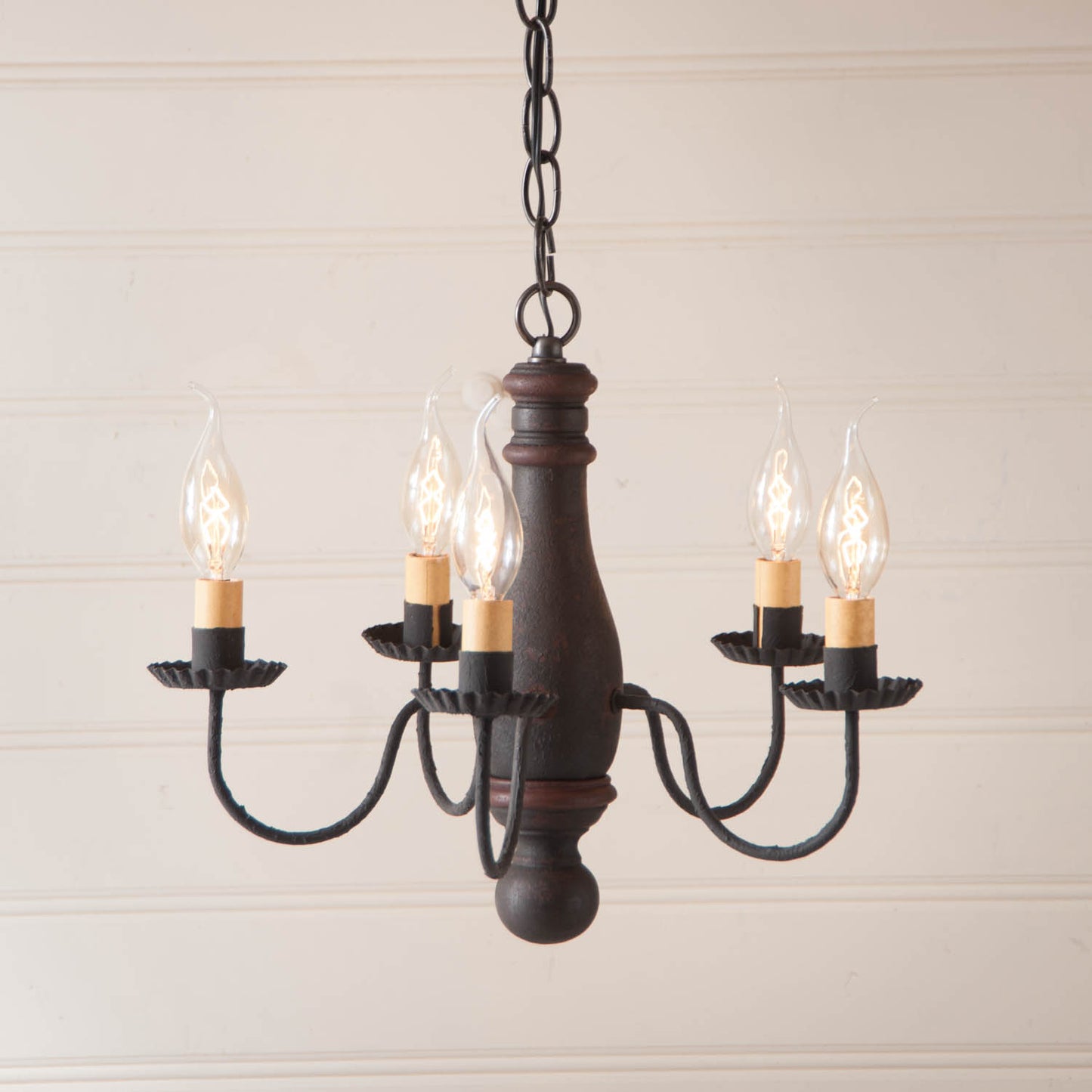 5-Arm Bed & Breakfast Wood Chandelier in Hartford Black wtih Red Stripe