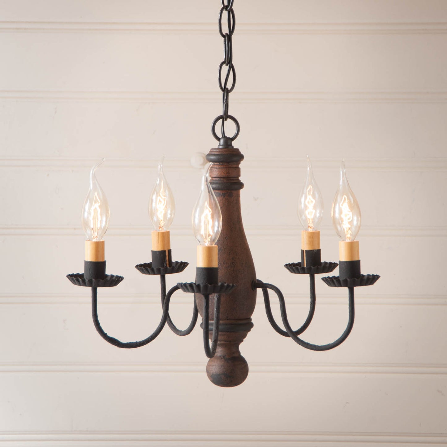 5-Arm Bed & Breakfast Wood Chandelier in Hartford Pumpkin