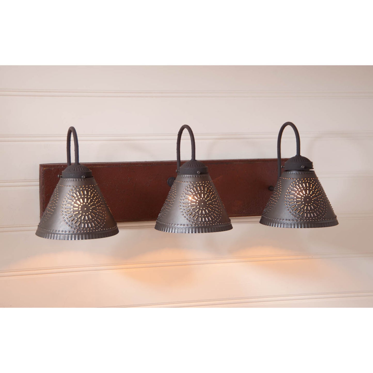 3-Light Crestwood Vanity Light in Plantation Red