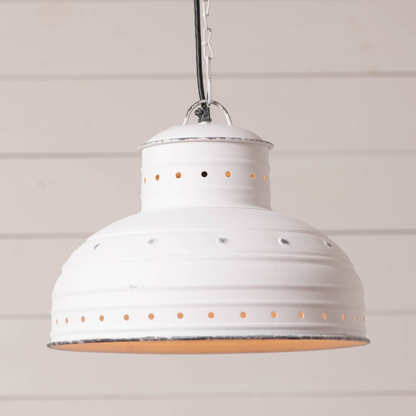 Breakfast Table Pendant in Rustic White